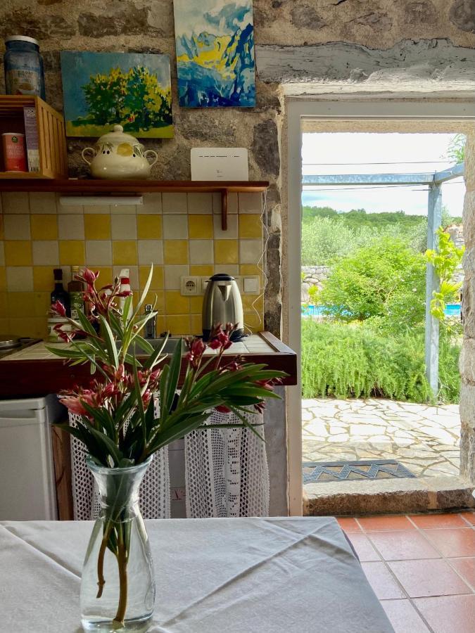 Lovrini Dvori Apartment Brusici Bagian luar foto
