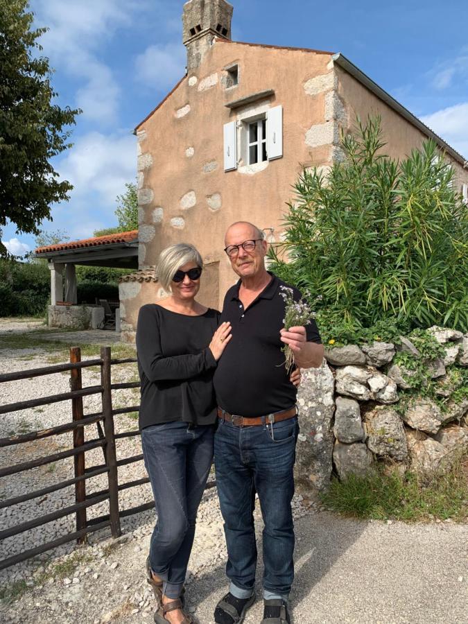 Lovrini Dvori Apartment Brusici Bagian luar foto
